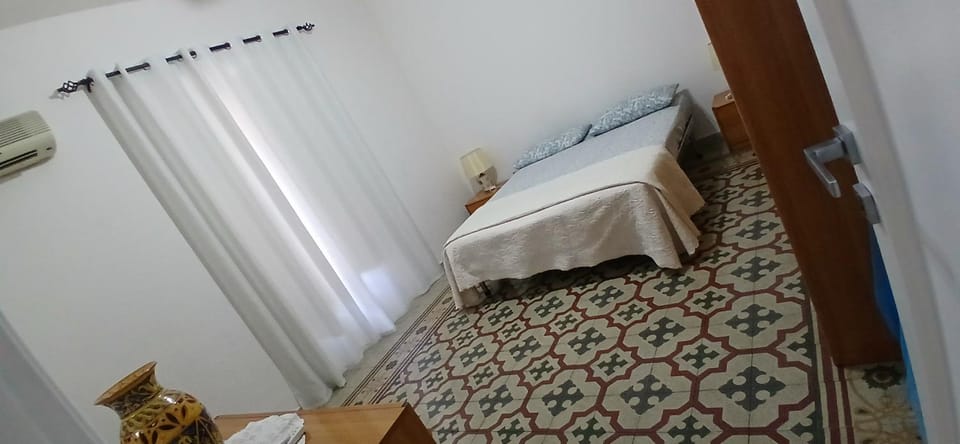 Photo of the whole room, Bedroom, air conditioner