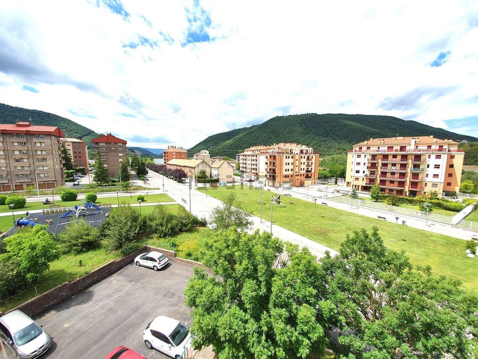 Neighbourhood, Bird's eye view, Street view, Location