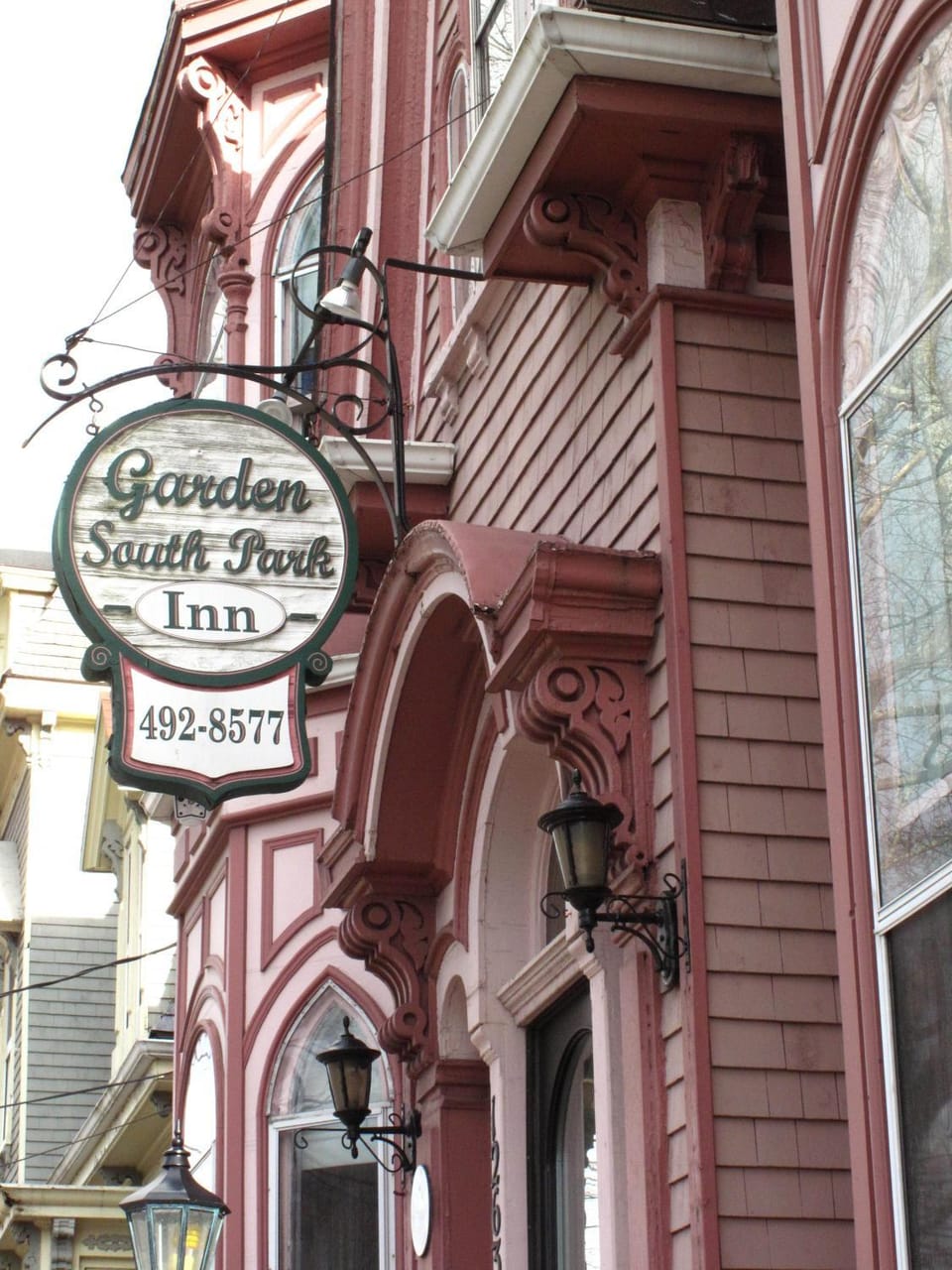 Facade/entrance