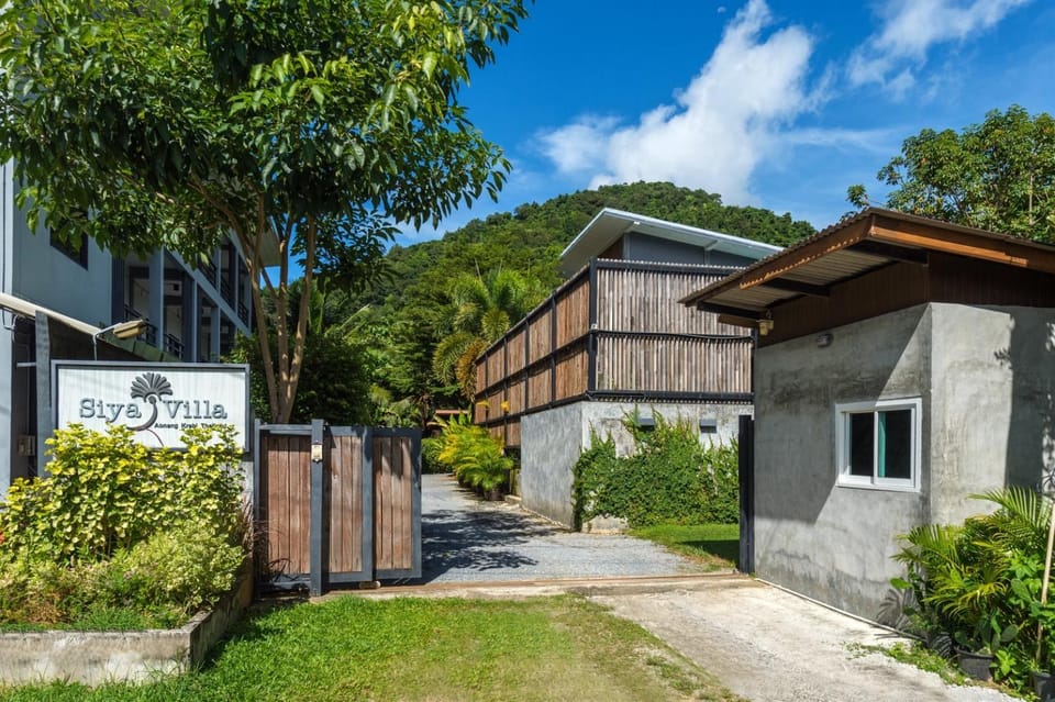 Property building, Day, Neighbourhood, Street view