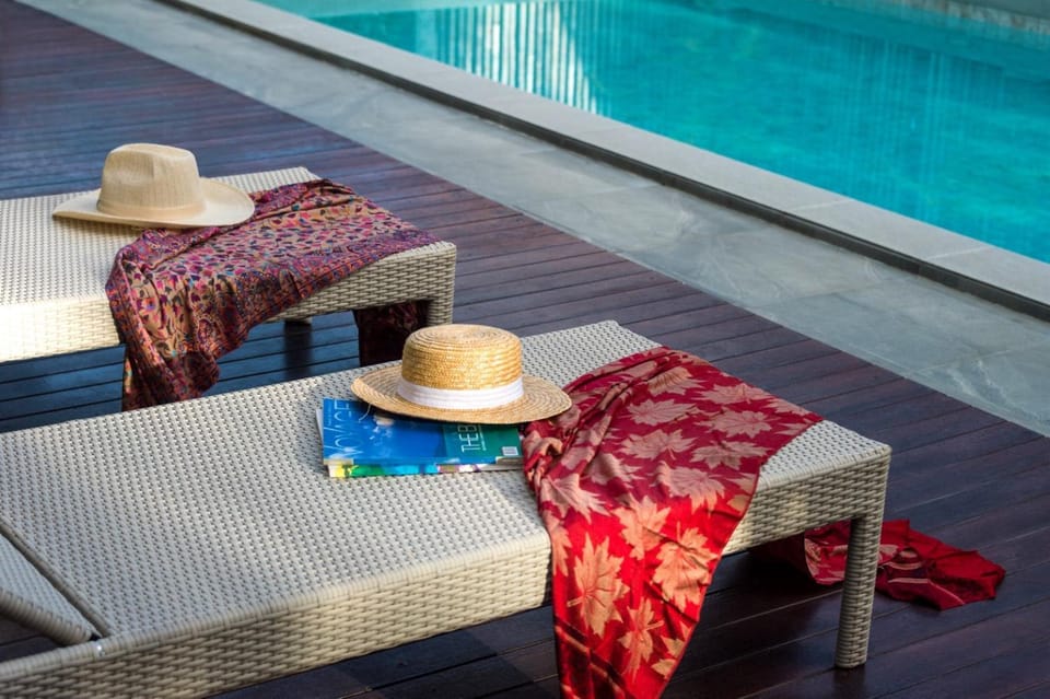 Day, Swimming pool, sunbed