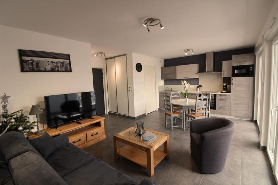 Living room, Dining area