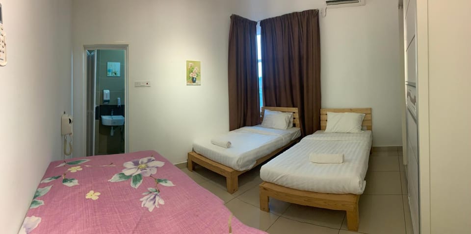 Photo of the whole room, Bedroom