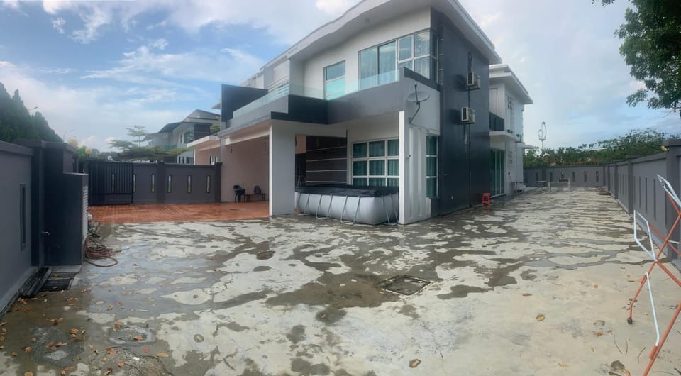 Property building, Swimming pool