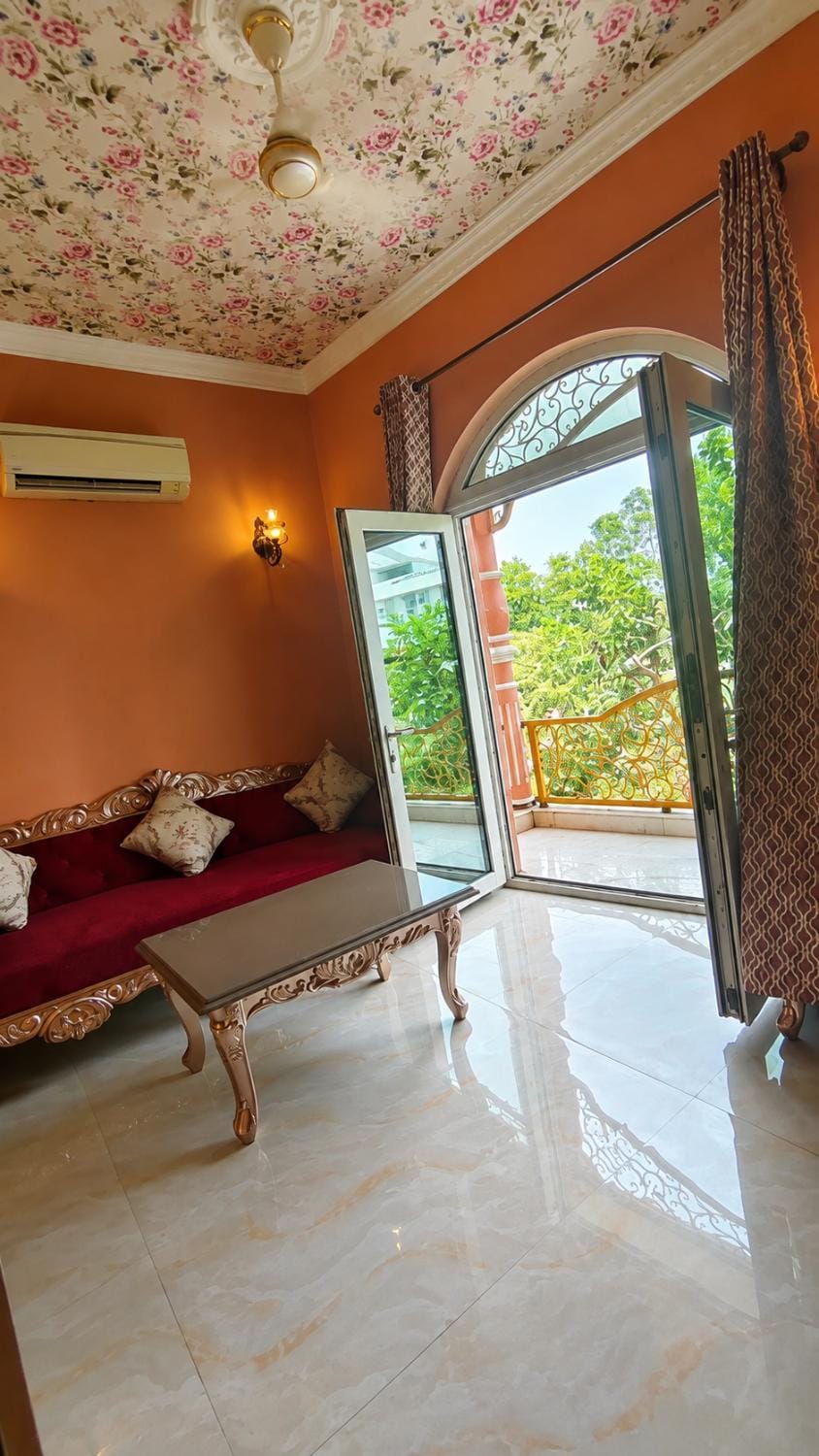 Patio, View (from property/room), Balcony/Terrace, Living room, Seating area, Bedroom, sunbed, air conditioner