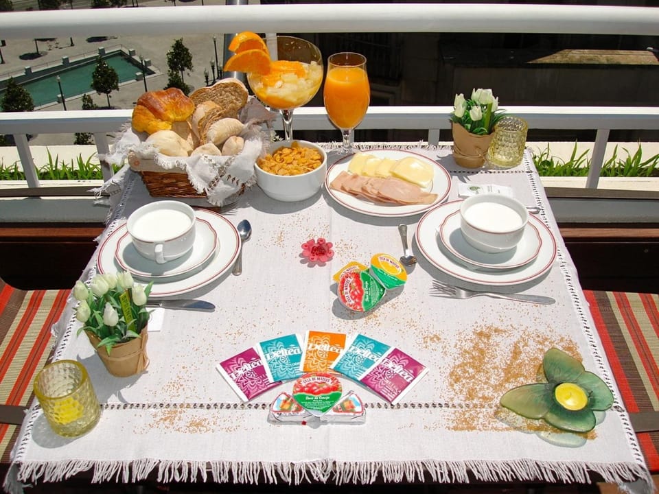Balcony/Terrace, Food and drinks, Food