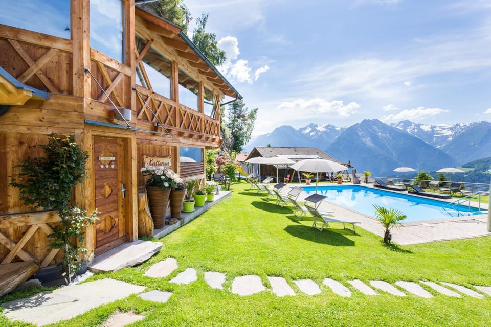 Sauna, Swimming pool