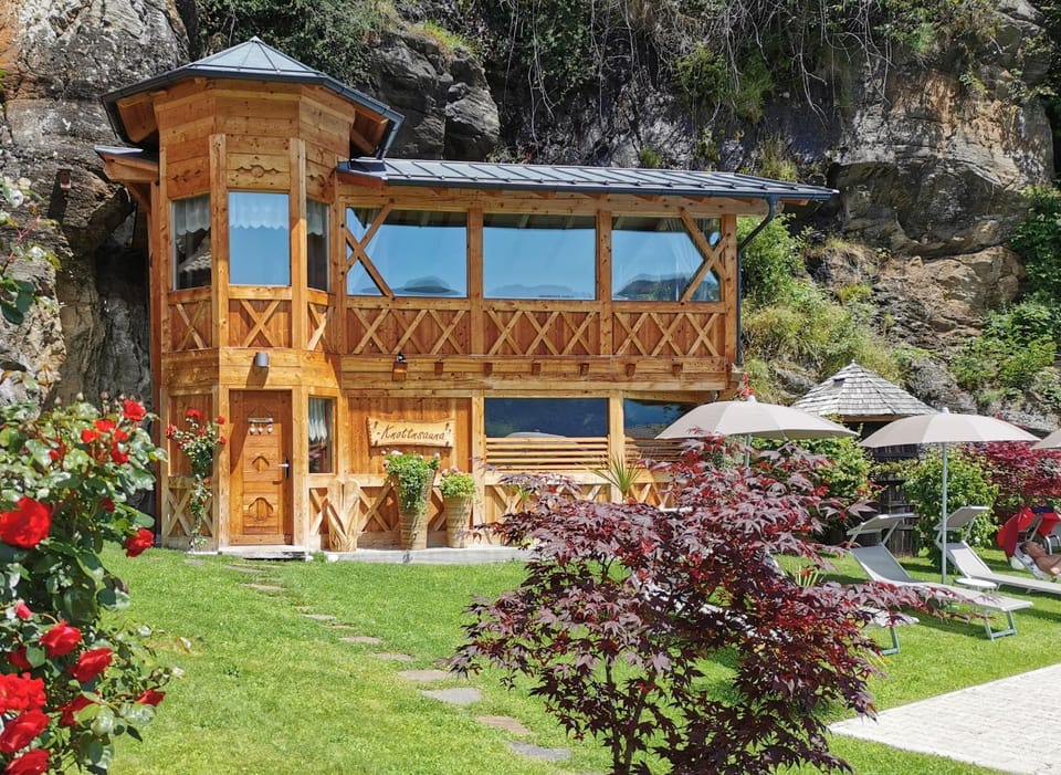 Sauna, Swimming pool