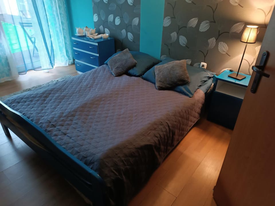 Bed, Other, Photo of the whole room