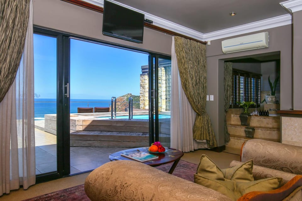 View (from property/room), Pool view, Sea view