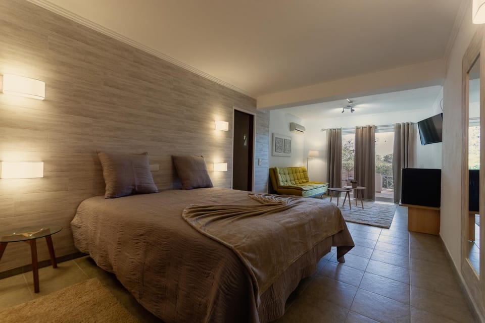 Coffee/tea facilities, Balcony/Terrace, Living room, Bedroom