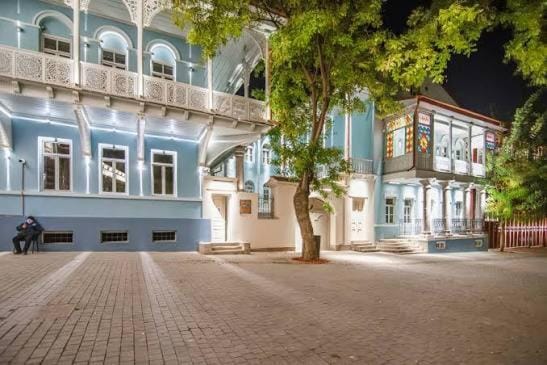DADIANI LUX, Old Tbilisi Apartment in Tbilisi, Georgia