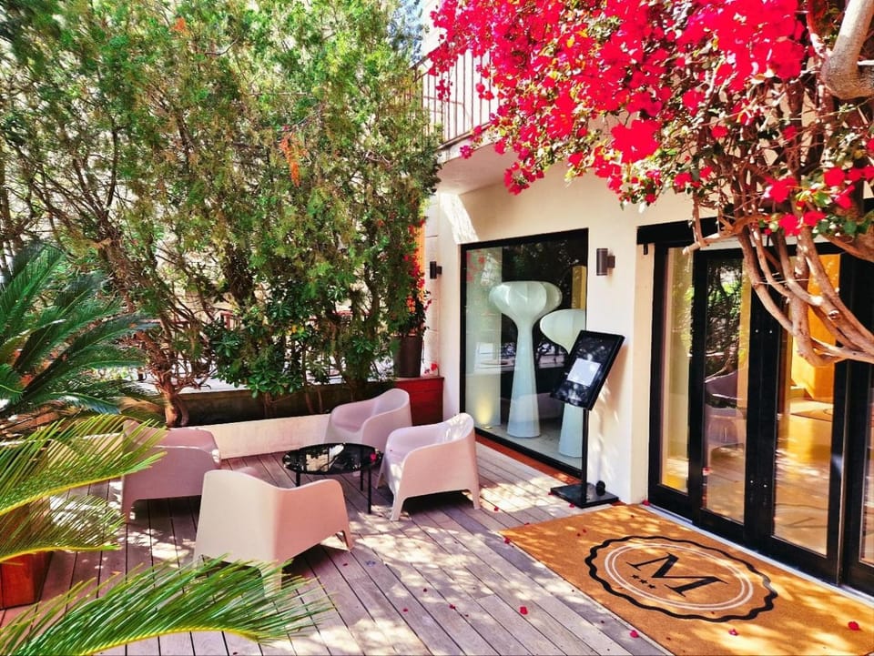 Patio, Day