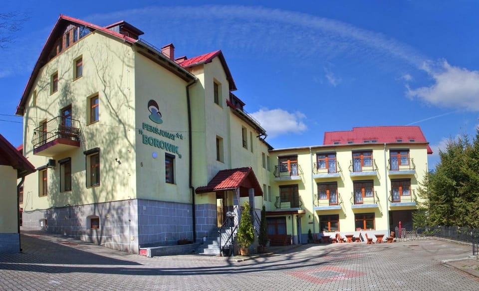 Facade/entrance