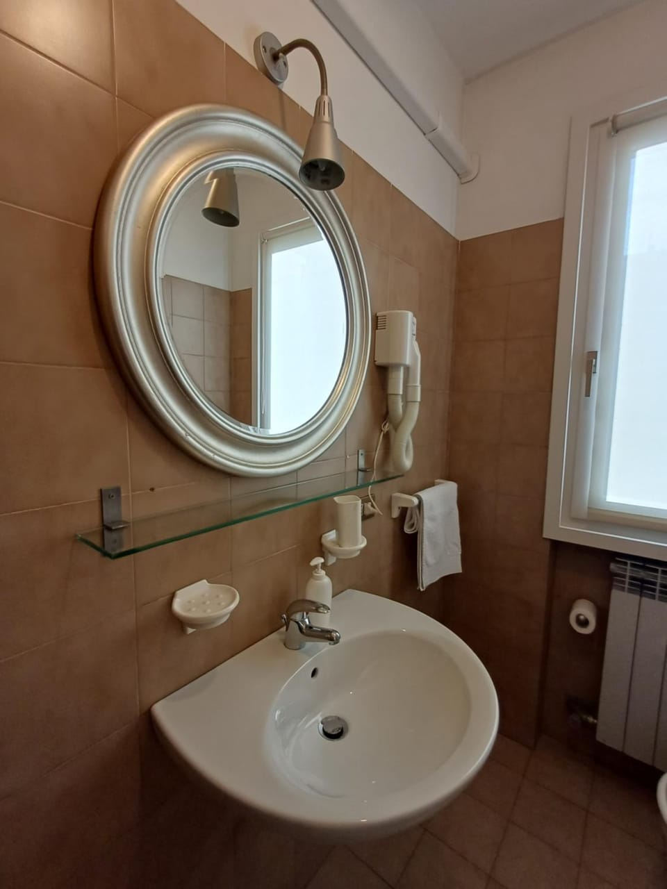 Bathroom, towels