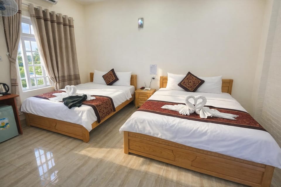 Photo of the whole room, towels