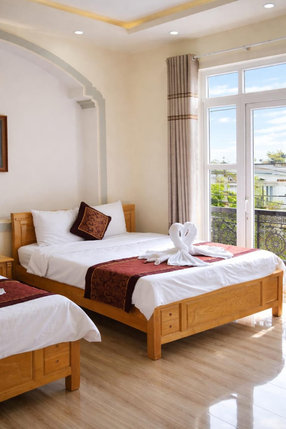 Photo of the whole room, Bedroom