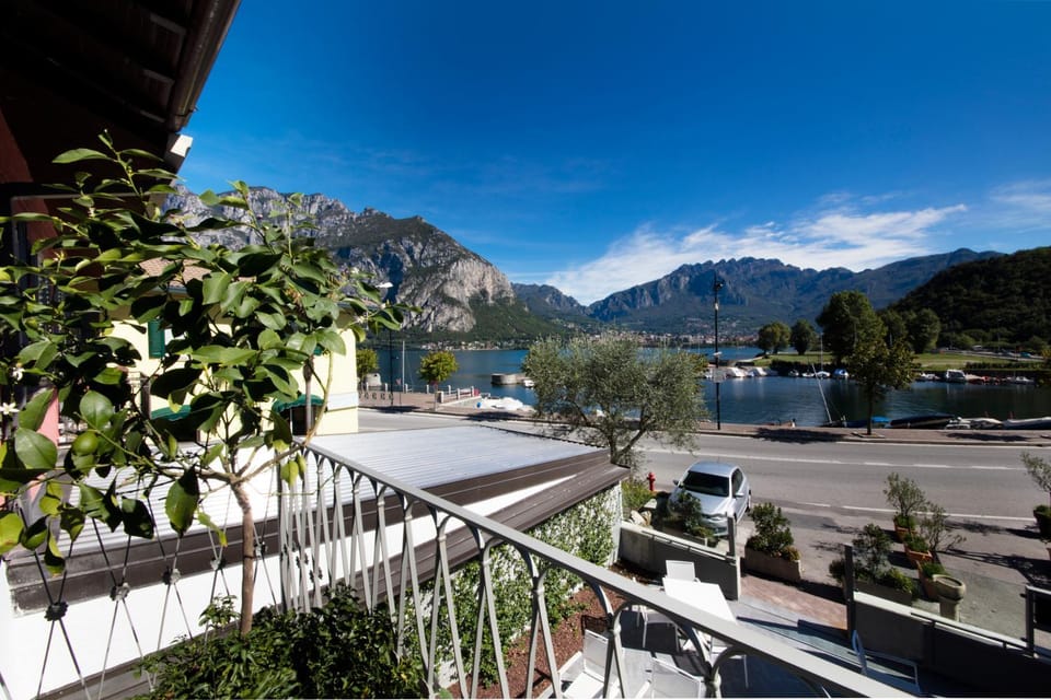 Neighbourhood, Balcony/Terrace, Lake view, Mountain view