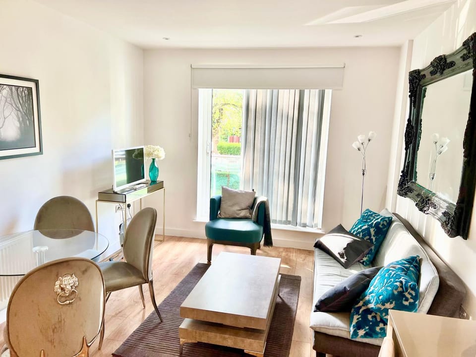 Hamptons Point Apartment in Enfield