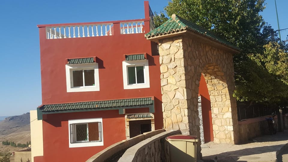Balcony/Terrace, Street view