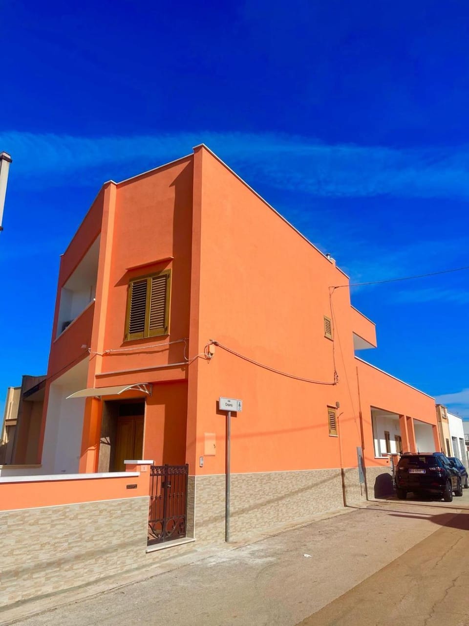Property building, Facade/entrance, Parking