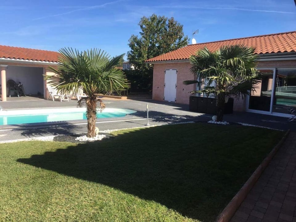 Garden, Swimming pool