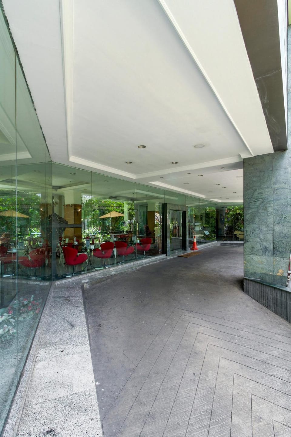 Facade/entrance