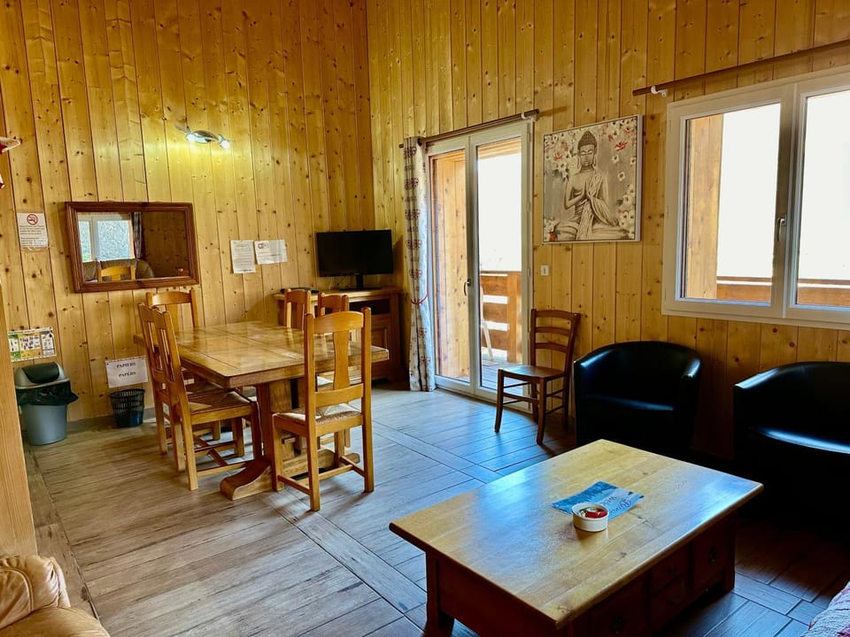 CHARLOTTE Appartement T3 Mezzanine Apartment in Les Allues