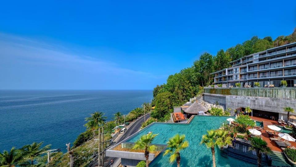 Pool view, Sea view