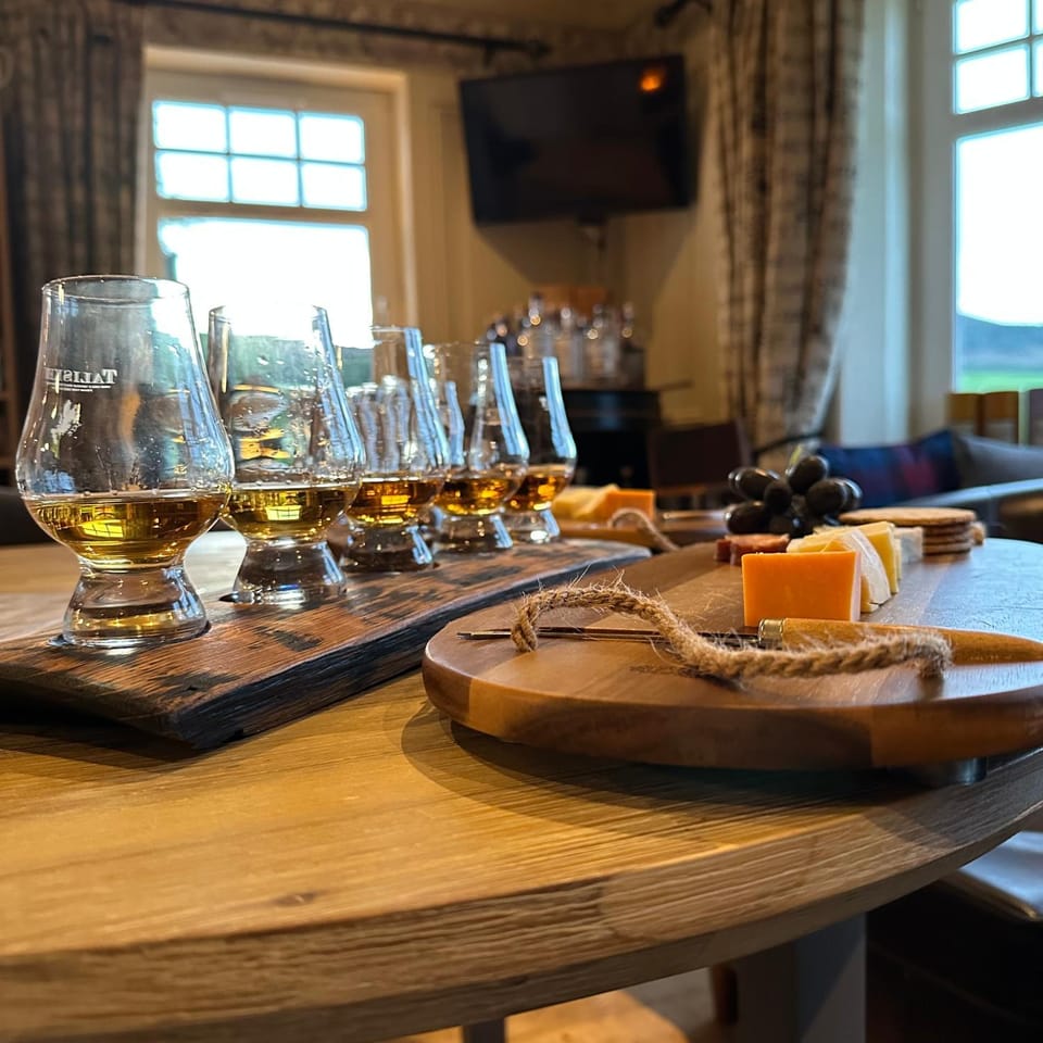 Lounge or bar, Food and drinks