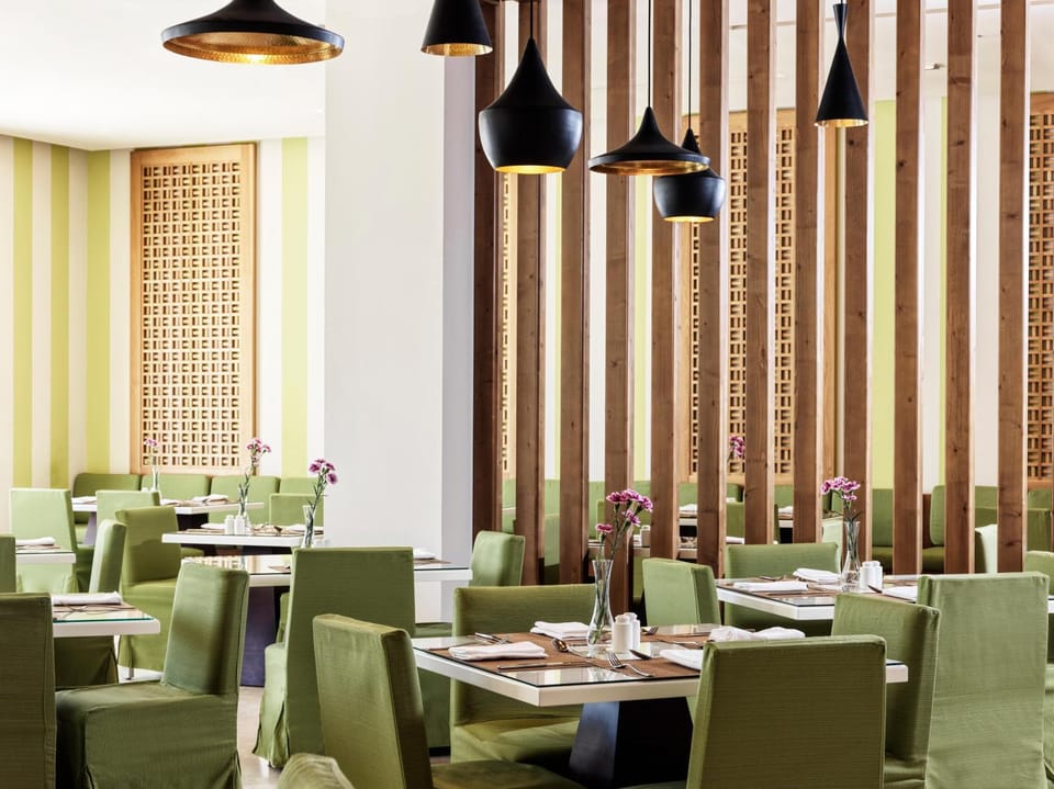 Restaurant/places to eat, Dining area