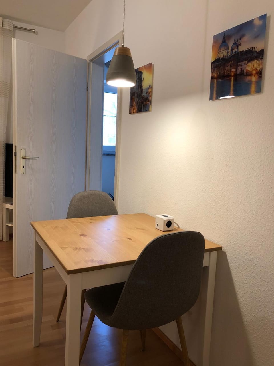 Photo of the whole room, Decorative detail, Decorative detail