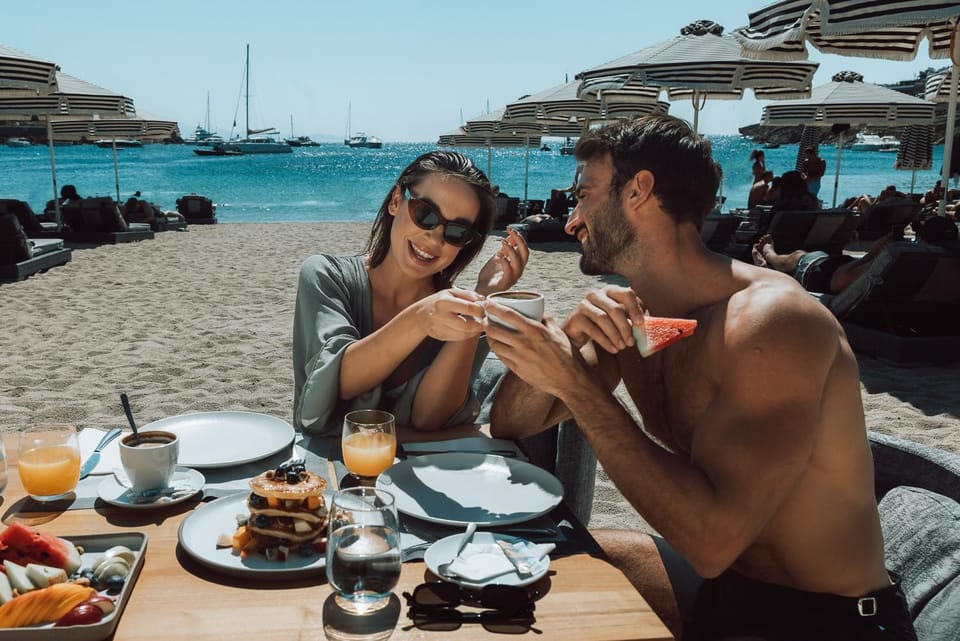 Restaurant/places to eat, People, Beach, Breakfast, Location