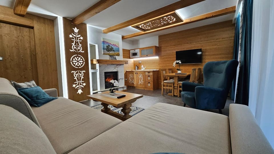 Kitchen or kitchenette, Living room, Seating area