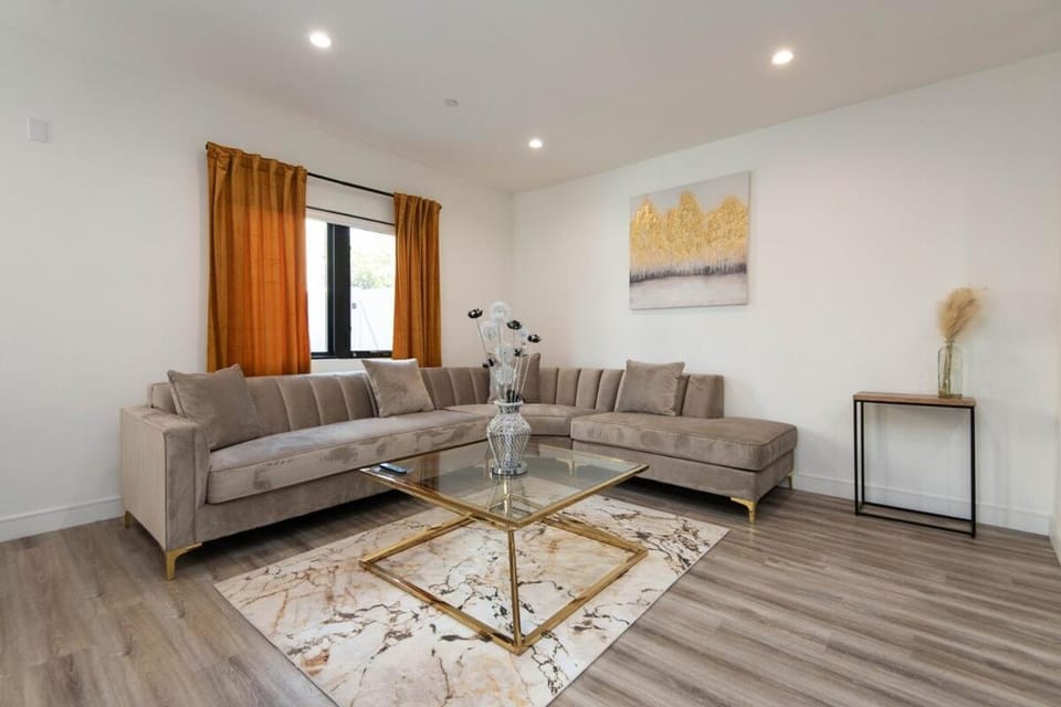 Regency Modern Apartments Apartment hotel in Glendale