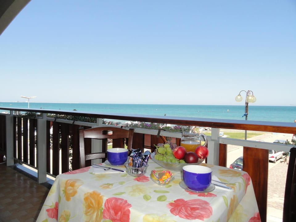Balcony/Terrace, Sea view, Breakfast