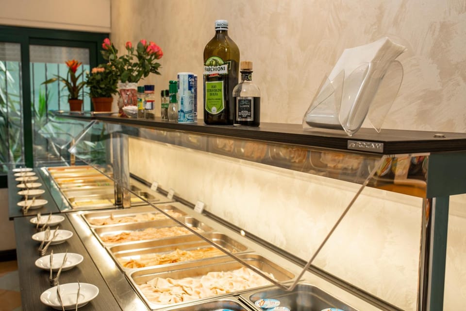 Continental breakfast, Buffet breakfast