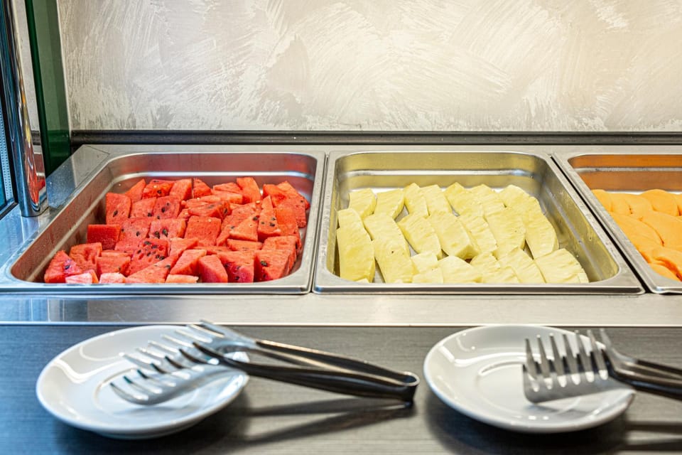 Continental breakfast, Buffet breakfast