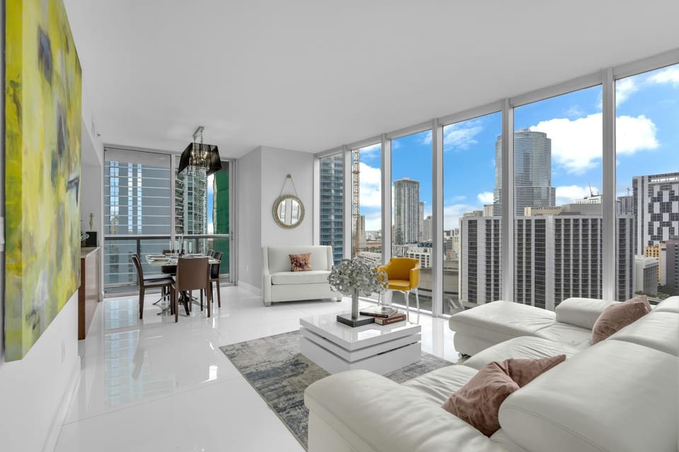 Luxury Waterfront Condo At Icon-Brickell-sea view-Free Spa & Gym Apartment in Brickell