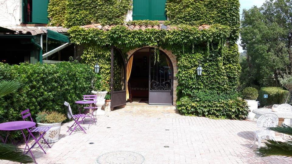 Facade/entrance, Lobby or reception