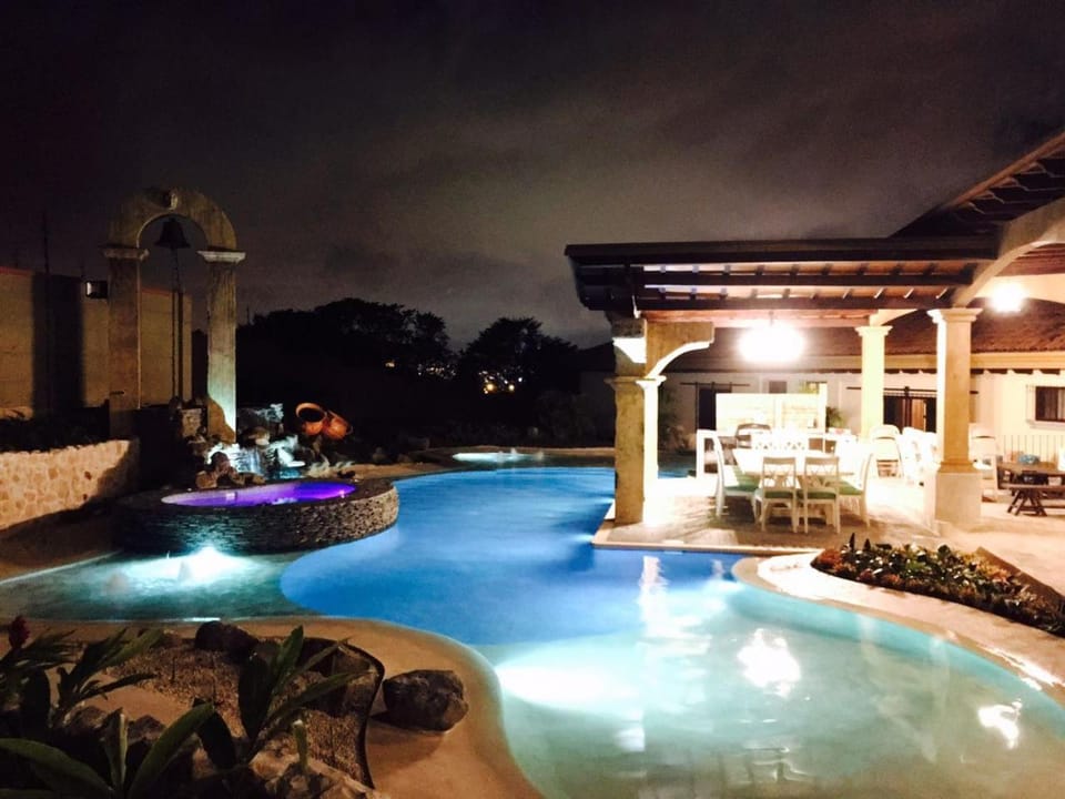 BBQ facilities, Swimming pool, Swimming pool