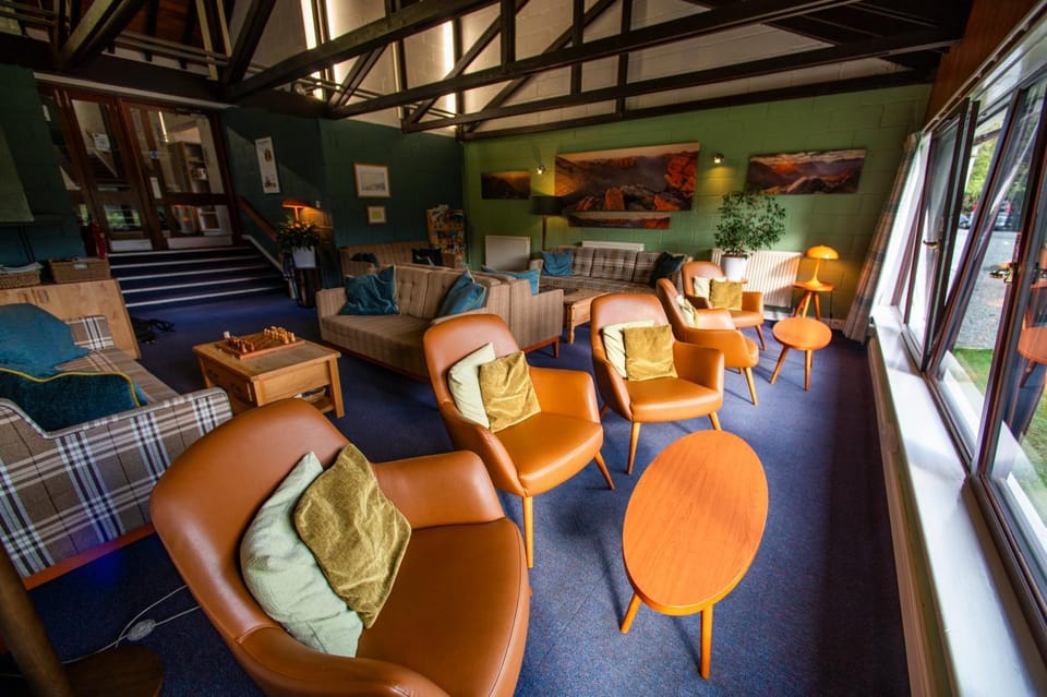Communal lounge/ TV room, Living room, Mountain view