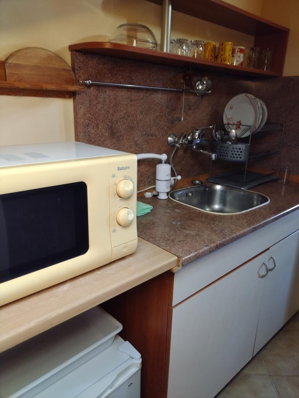 Kitchen or kitchenette