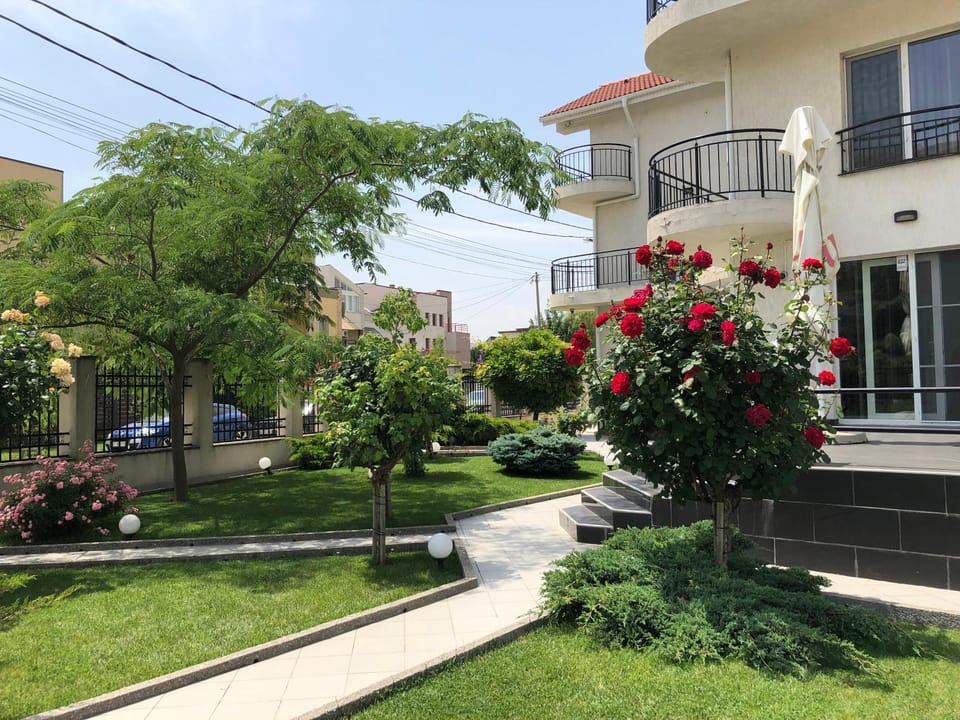 Property building, Garden