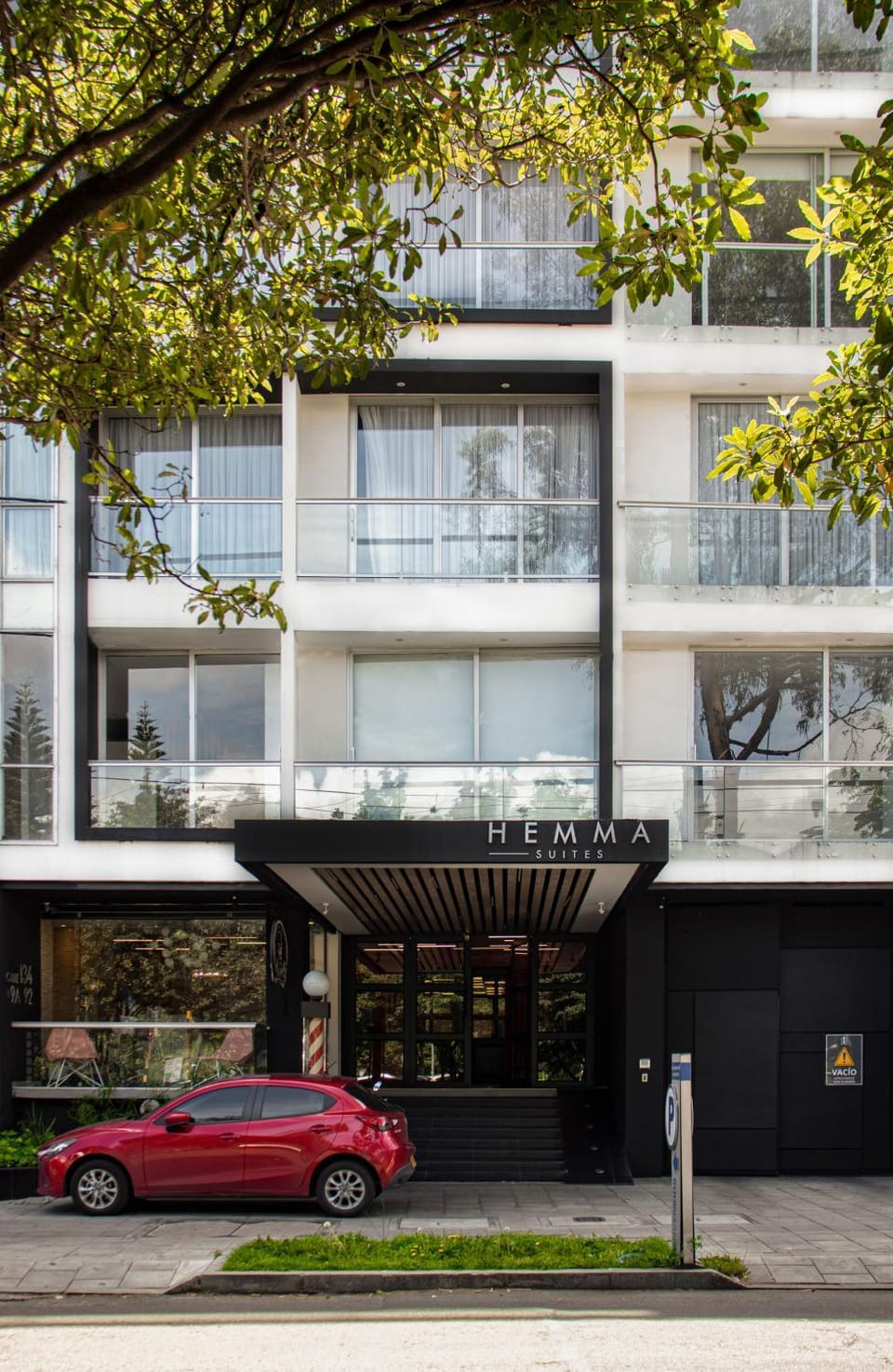 Facade/entrance