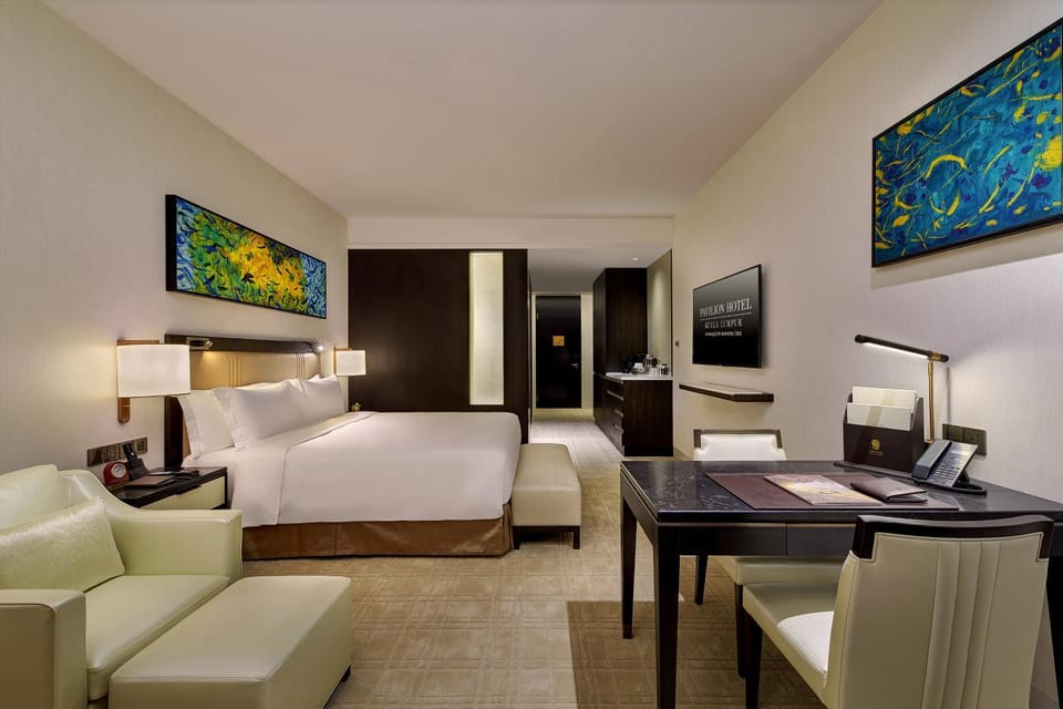 TV and multimedia, Bedroom, City view