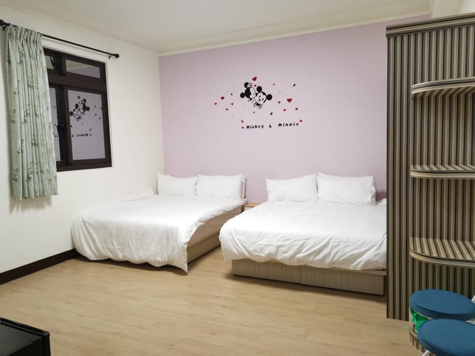 Bed, Photo of the whole room