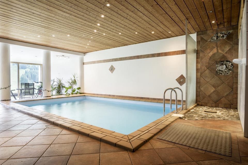 Swimming pool, Swimming pool