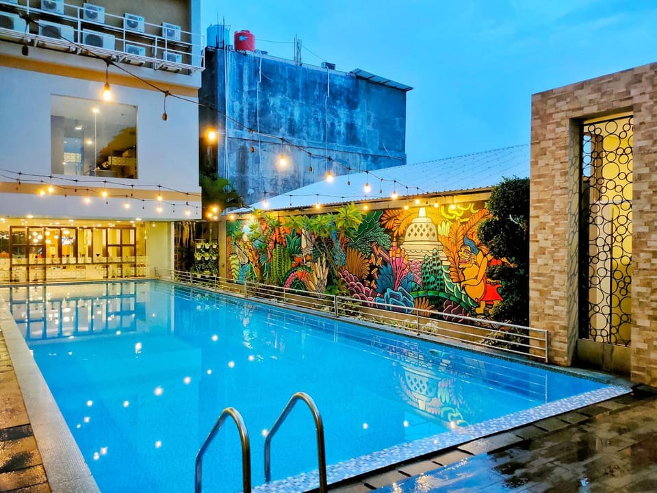 Swimming pool