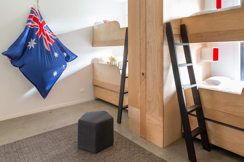 Bedroom, bunk bed